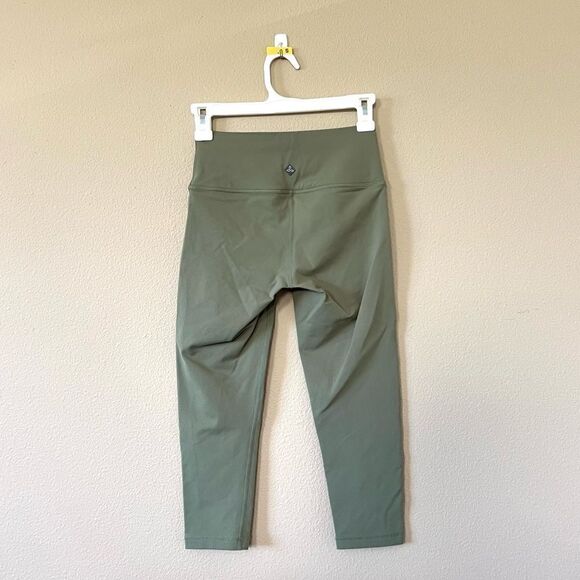 Prana Transform Capri Leggings - Picture 6 of 7